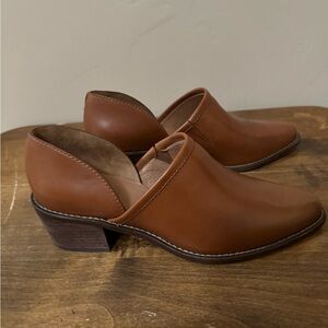 Madewell Booties. I have them in black and love them. Never been worn.